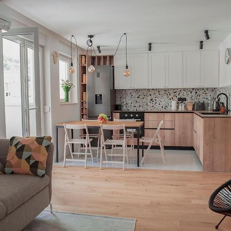 Apartment Vito Omiš Exteriör bild
