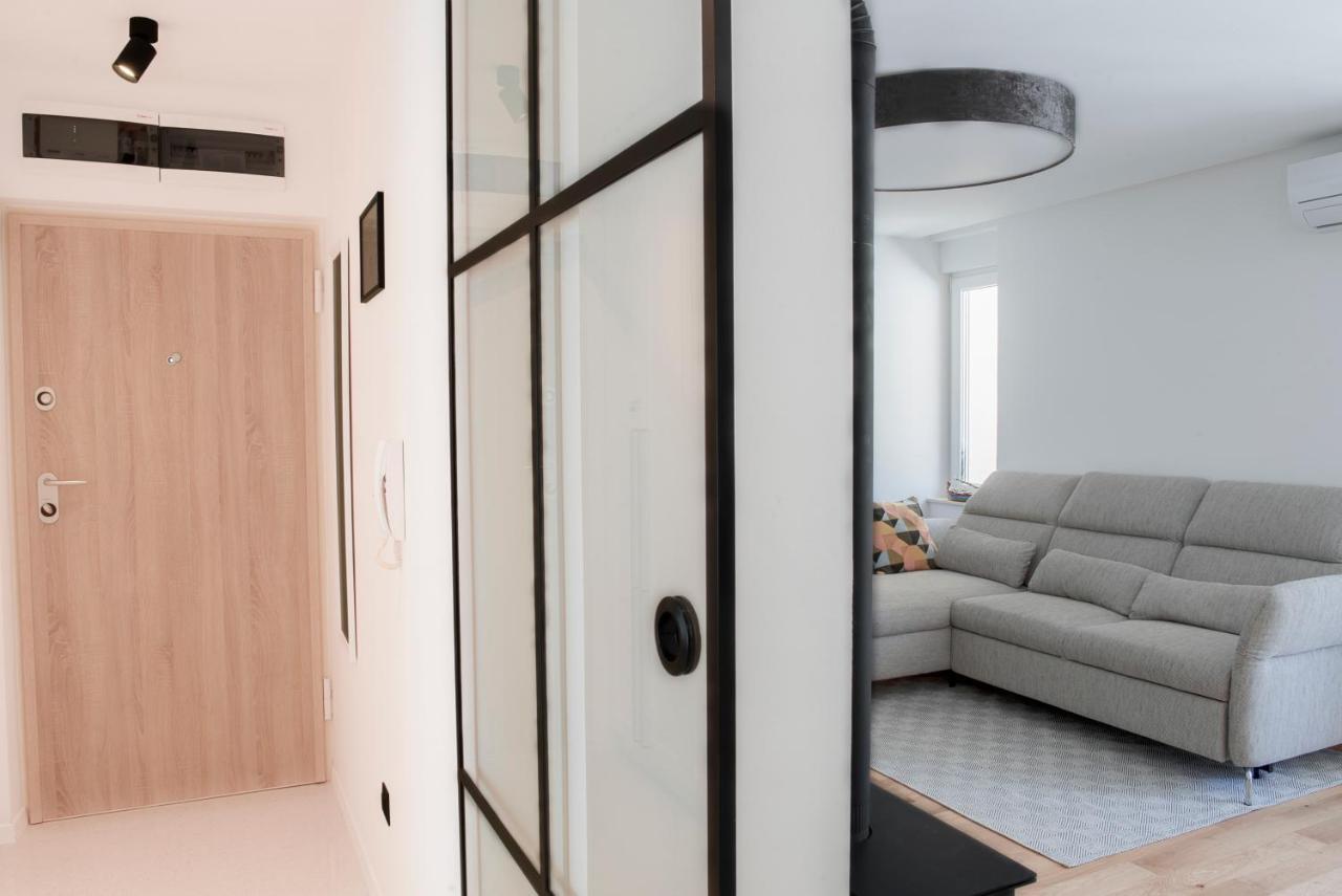 Apartment Vito Omiš Exteriör bild