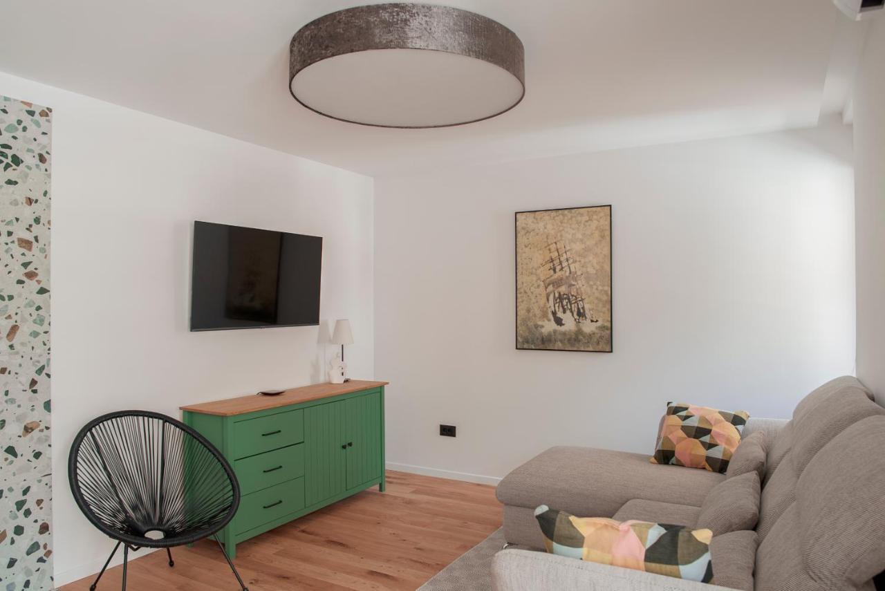Apartment Vito Omiš Exteriör bild