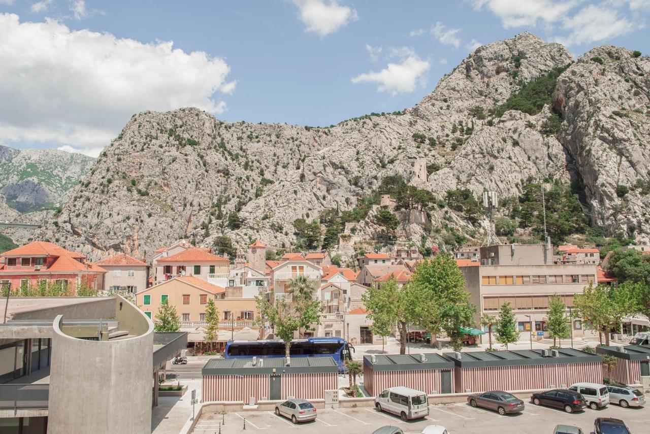 Apartment Vito Omiš Exteriör bild